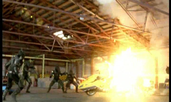 Power Rangers — s12e16 — Burning at Both Ends