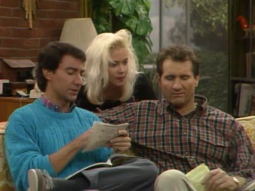 Married... with Children — s02e08 — Born to Walk