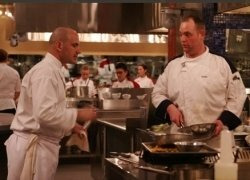Hell's Kitchen — s02e01 — 12 Chefs Compete