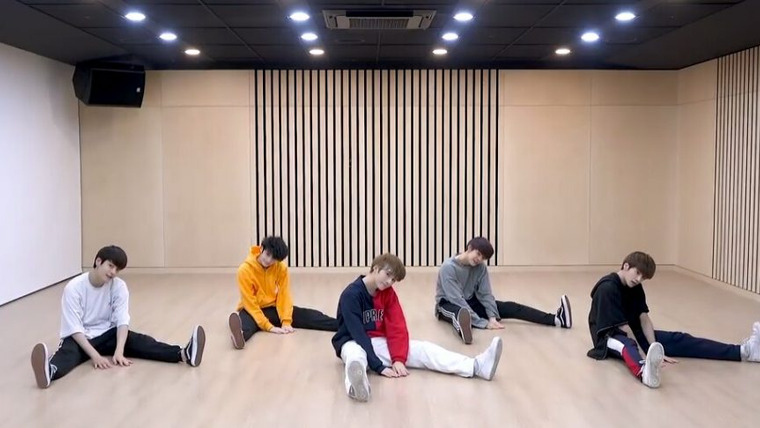 Tomorrow x Together on Live — s2019e29 — [Dance Practice] «CROWN»