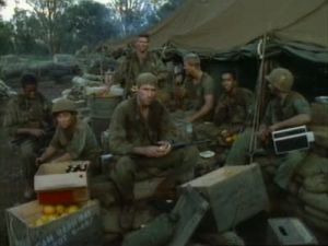 Срок службы — s01e14 — Under Siege