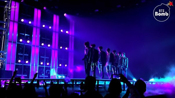 BTS - Бомба Bangtan — s17e20 — ‘FAKE LOVE’ Live Performance @2018 BBMAs