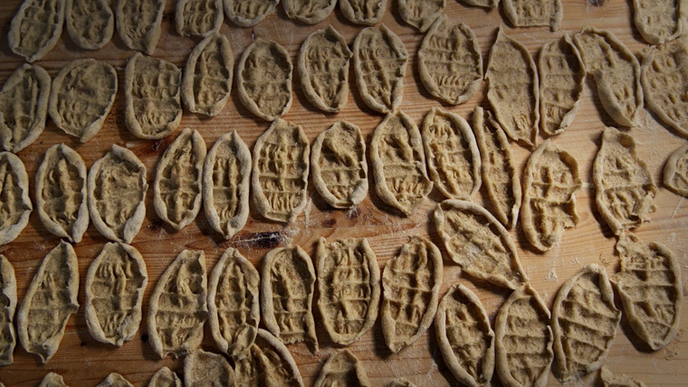 Shape of Pasta — s01e08 — Felix