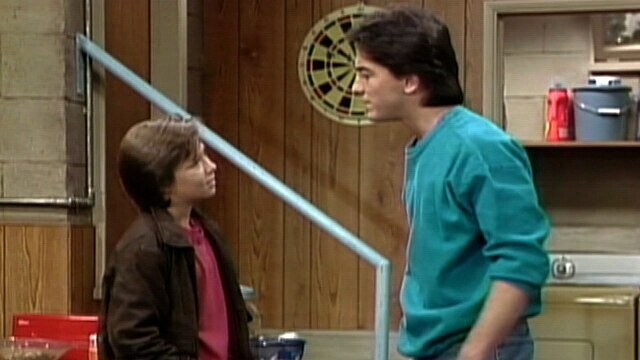 Charles in Charge — s04e18 — A Sting of Pearls