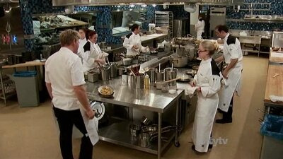 Hell's Kitchen — s08e11 — 6 Chefs Compete