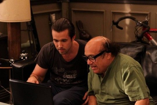 В Филадельфии всегда солнечно — s08e08 — Charlie Rules the World