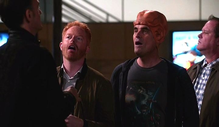 Modern Family — s07e18 — The Party