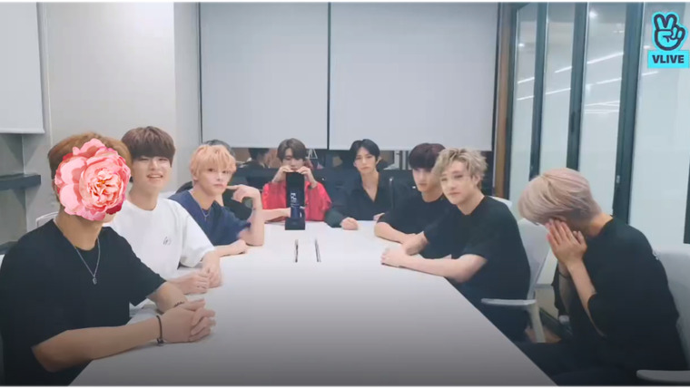 Stray Kids — s2019e238 — [Live] Thank you very much, STAY! 🖤