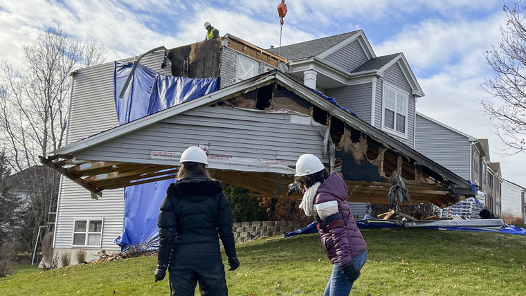 Renovation 911 — s01e05 — Lightning Strikes and Potty Trains