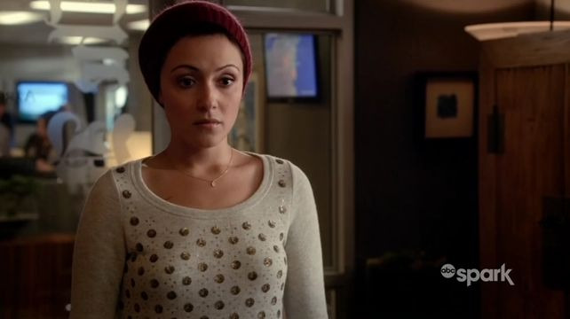 Chasing Life — s01e13 — Guess Who's Coming to Donate