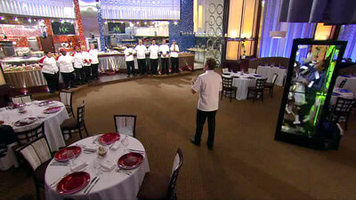 Hell's Kitchen — s11e11 — 10 Chefs Compete