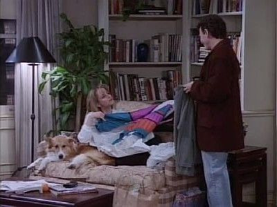 Без ума от тебя — s03e23 — Up in Smoke (1)