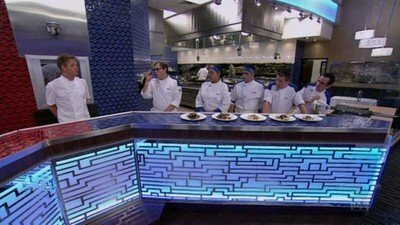 Hell's Kitchen — s13e10 — 9 Chefs Compete