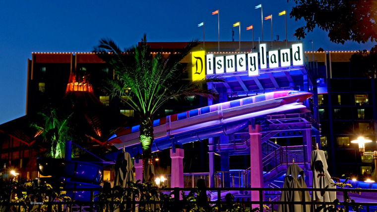 За кулисами Диснейленда — s01e07 — Disneyland Hotel