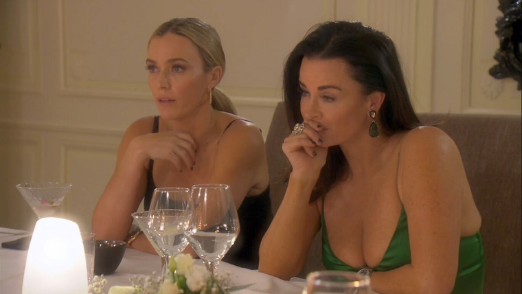 The Real Housewives of Beverly Hills — s09e19 — Thirst Impressions