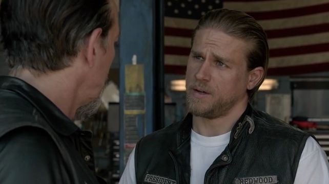 Sons of Anarchy — s07e11 — Suits of Woe