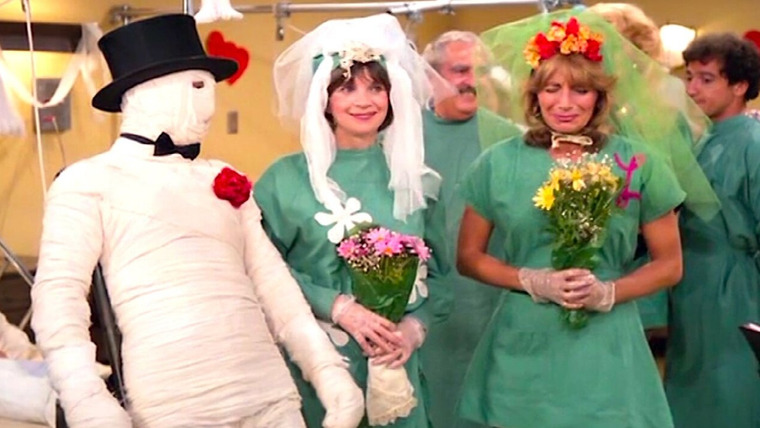 Лаверна и Ширли — s08e01 — The Mummy's Bride