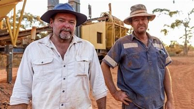 Aussie Gold Hunters — s01e03 — Uprooting and Salt-Lake Gold