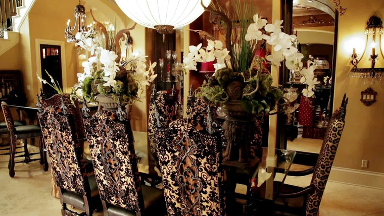 Donna Decorates Dallas — s01e05 — Personalized Dining Room Makeover