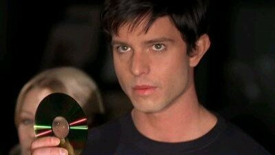 Roswell — s02e20 — Off the Menu