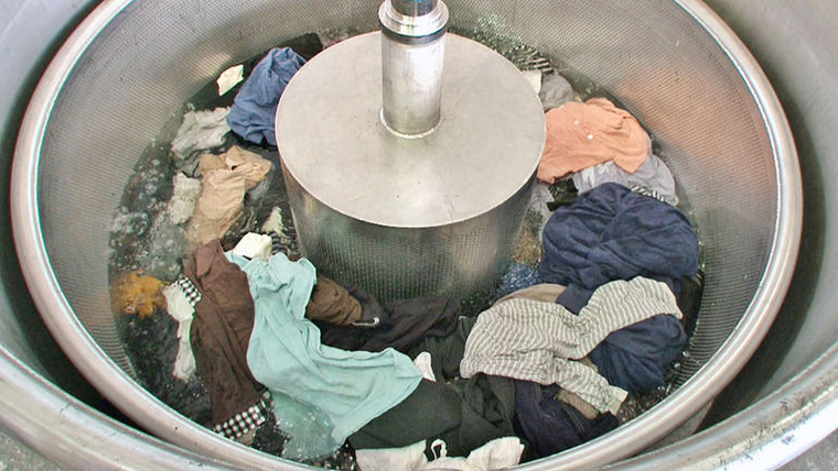 Rising — s2015e14 — Forward to the Future: Making Fuel from Old Clothes