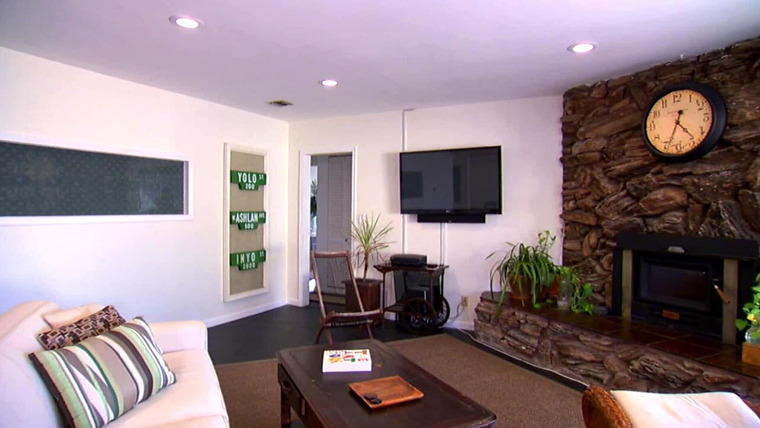 House Hunters Renovation — s2012e06 — Living Room Converted to Master Bedroom