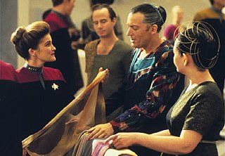 Star Trek: Voyager — s01e10 — Prime Factors