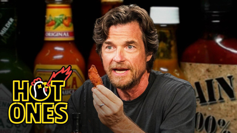 Горячие — s28e01 — Jason Bateman Threatens to Turn Into Teen Wolf While Eating Spicy Wings