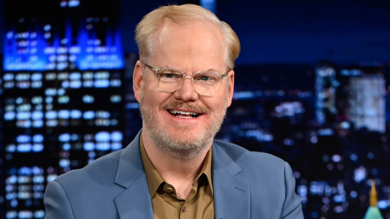 Ночное шоу с Джимми Фэллоном — s2025e21 — Jim Gaffigan, Betty Gilpin, Mary Ellen Matthews, Adam Lambert