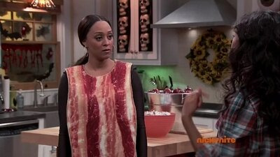Instant Mom — s02e04 — Children of the Candy Corn