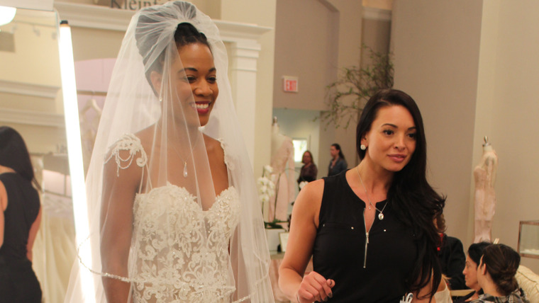 Say Yes to the Dress — s15e08 — My Sisters Are Picking Out My Dress!