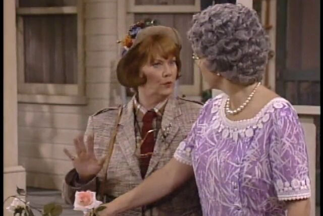 Mama's Family — s06e12 — War of the Roses