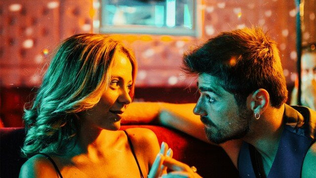 Клуб — s03e02 — O que torna uma mulher uma acompanhante?