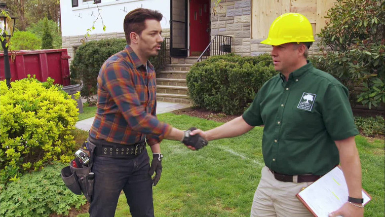 Property Brothers — s10e02 — Searching for Glitz and Glam
