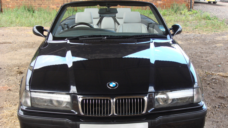 Махинаторы — s06e19 — BMW M3 E36 Convertible (1)