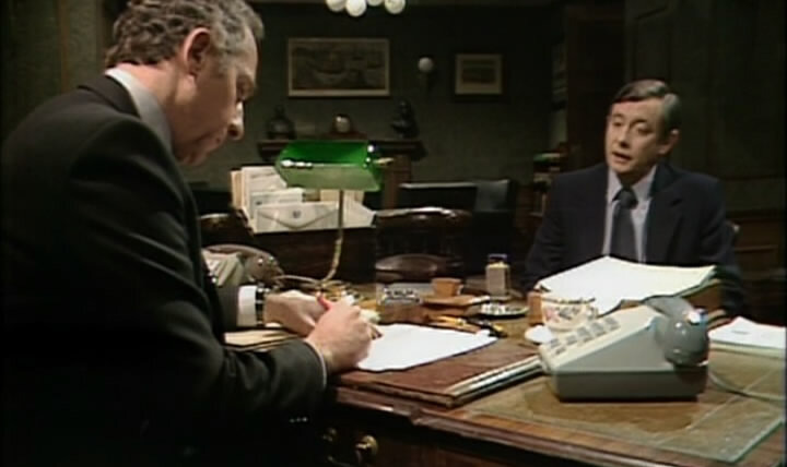 Yes Minister — s01e06 — The Right to Know