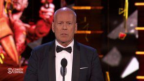 Прожарь звезду от Comedy Central — s01e16 — Roast of Bruce Willis