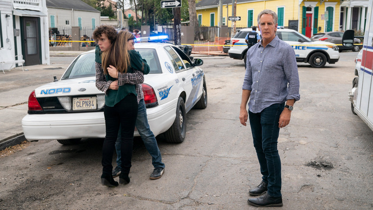 NCIS: New Orleans — s07e15 — Runs in the Family