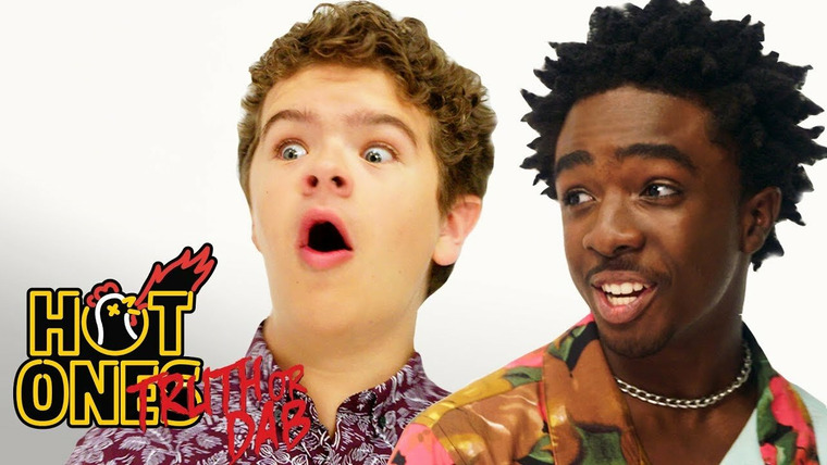 Горячие — s09 special-3 — Stranger Things' Caleb McLaughlin and Gaten Matarazzo Play Truth or Dab