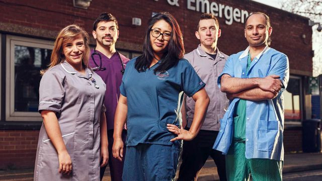 24 Hours in A&E — s20e03 — Because the Night...