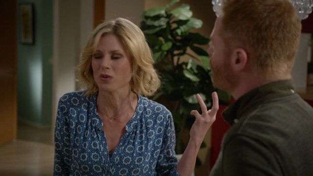 Modern Family — s06e19 — Grill, Interrupted