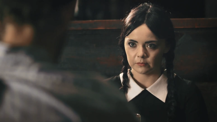 Adult Wednesday Addams — s01e03 — Internet Date