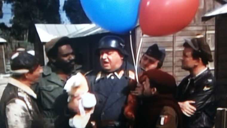 Hogan's Heroes — s03e24 — What Time Does the Balloon Go Up?