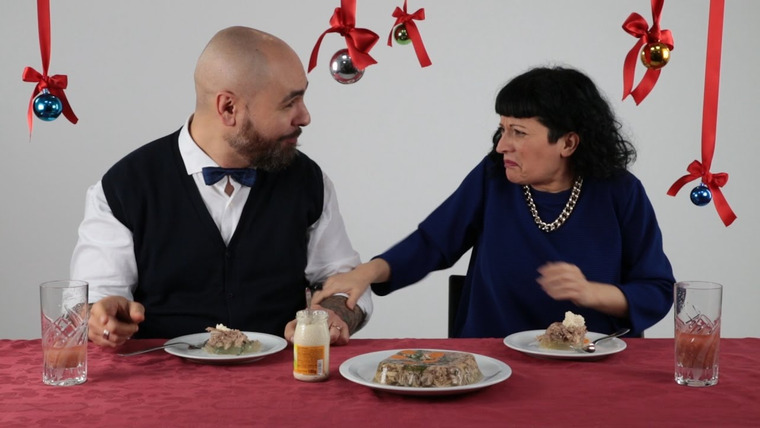 Эмоциональные итальянцы by MilanTV — s02e01 — Итальянцы пробуют русские новогодние блюда