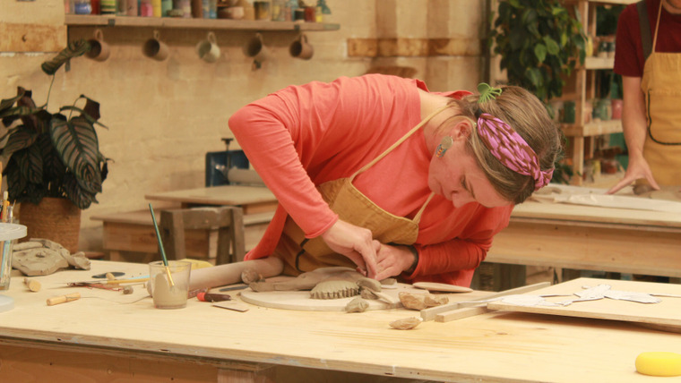 The Great Pottery Throw Down — s06e03 — Trio of Birds and Hot Water Bottle Challenge