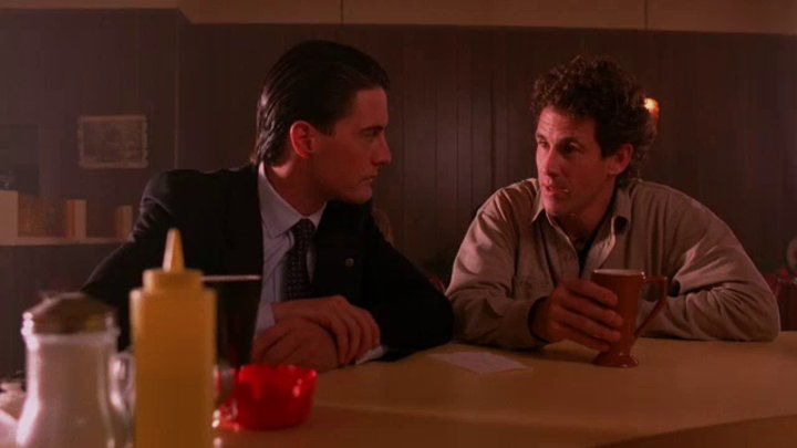 Twin Peaks — s01e02 — Traces to Nowhere