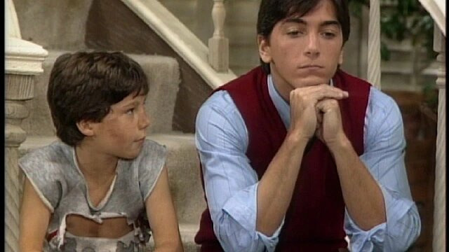 Charles in Charge — s01e02 — Extracurricular Activity