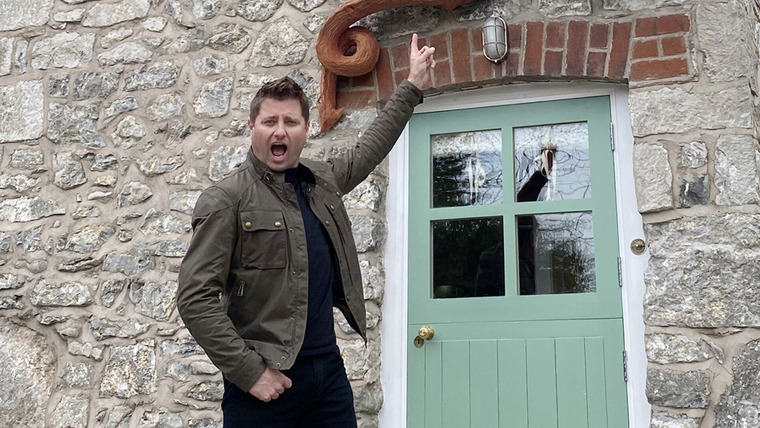George Clarke's Amazing Spaces — s09e01 — Disappearing Bathroom and Reliant Robin