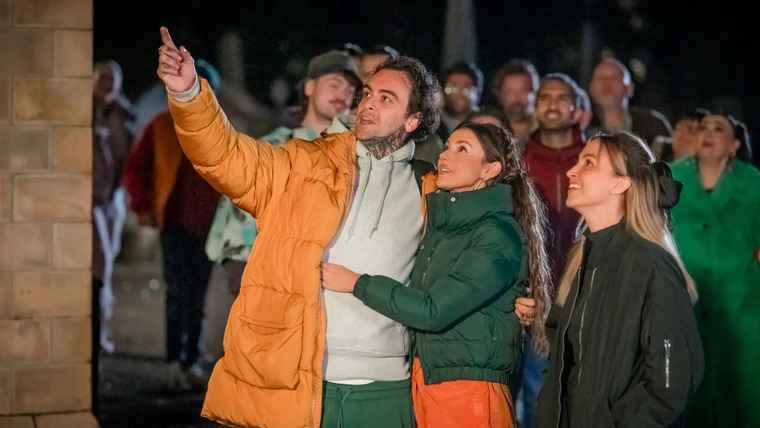 Голяк — s06e07 — Two Funerals and a Wedding