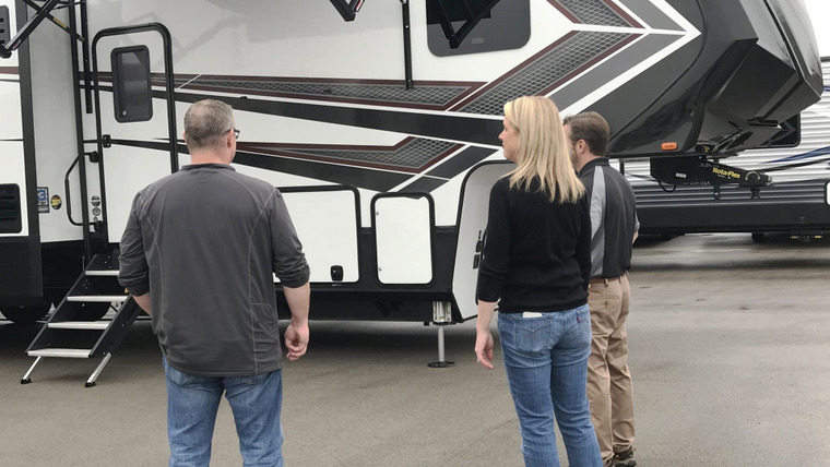 Going RV — s06e12 — RV for Six